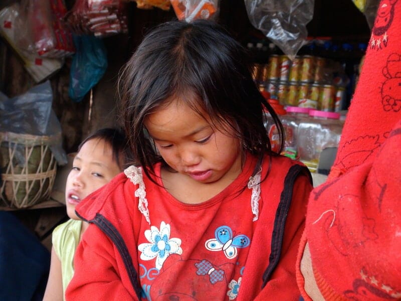 fille thakhek laos
