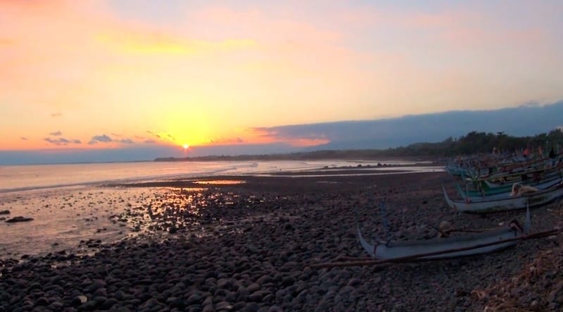 medewi beach coucher de soleil