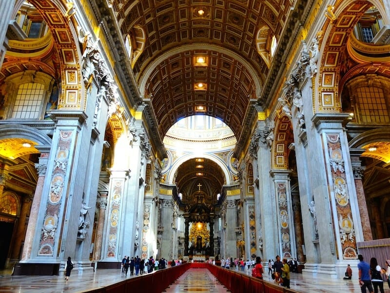 neuf interieure basilique st pierre de rome vatican