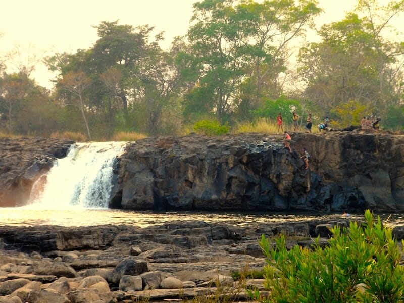chute d'eau fin de journée bolovens
