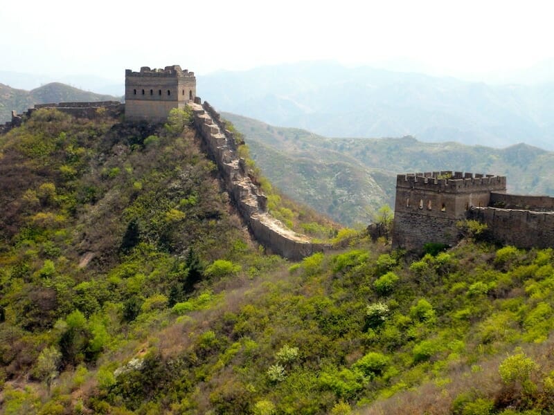 muraille de chine a flanc de montagne
