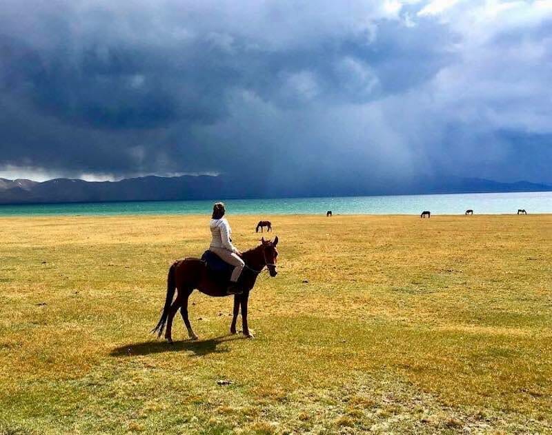 a cheval lac sonkol
